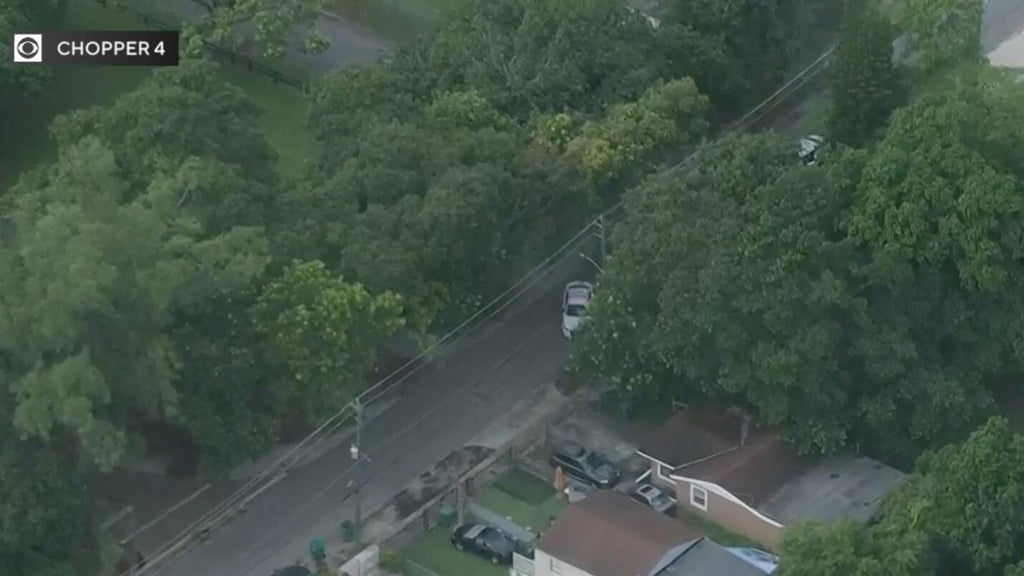 Man found dead near park in northwest Miami-Dade, homicide detectives investigating — CBS Miami, Estero Health news