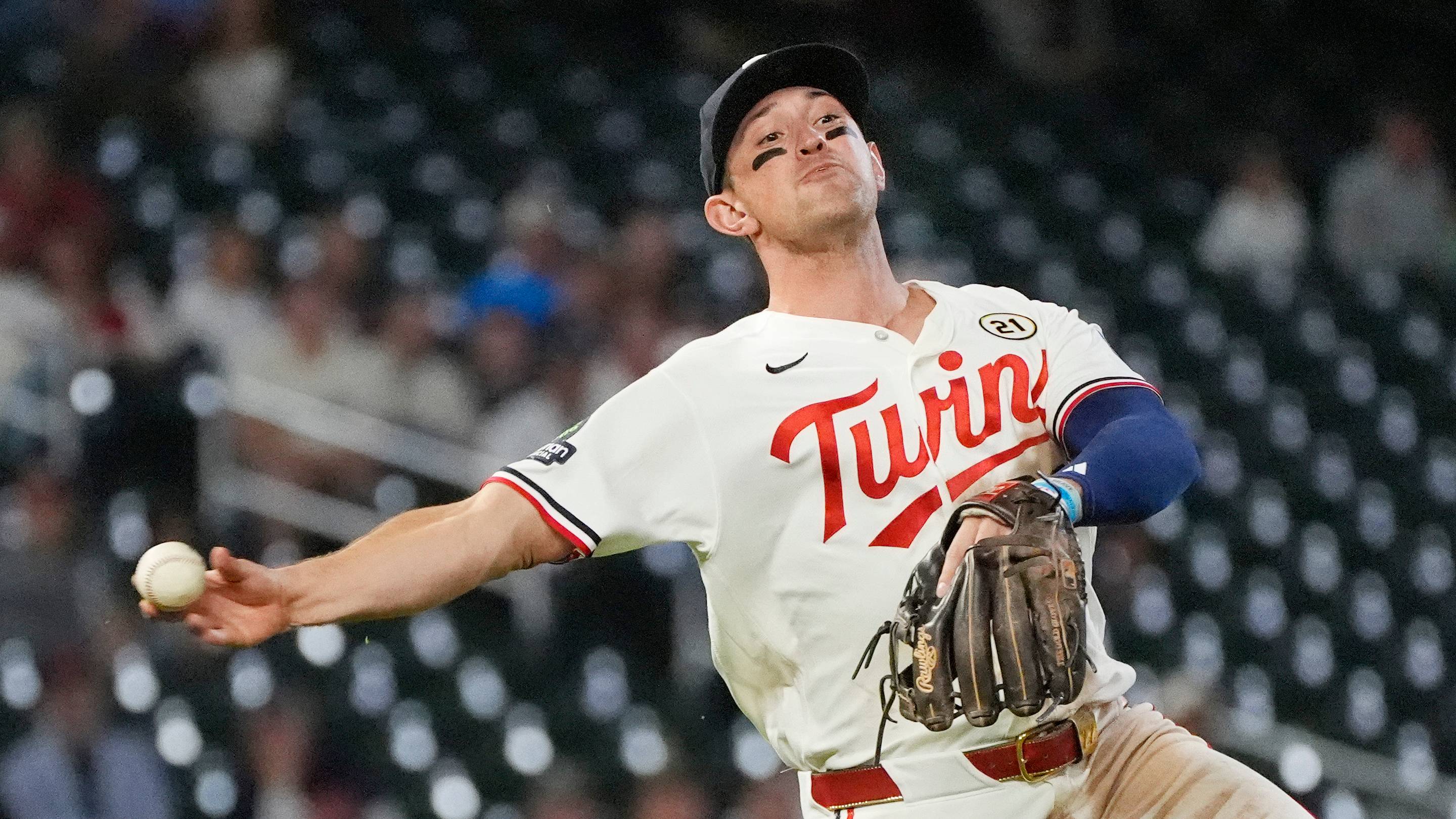 Brooks Lee's Gold Glove nomination further vindicates Twins' decision to move him to third base — Puckett's Pond (Twins), Estero Sports news