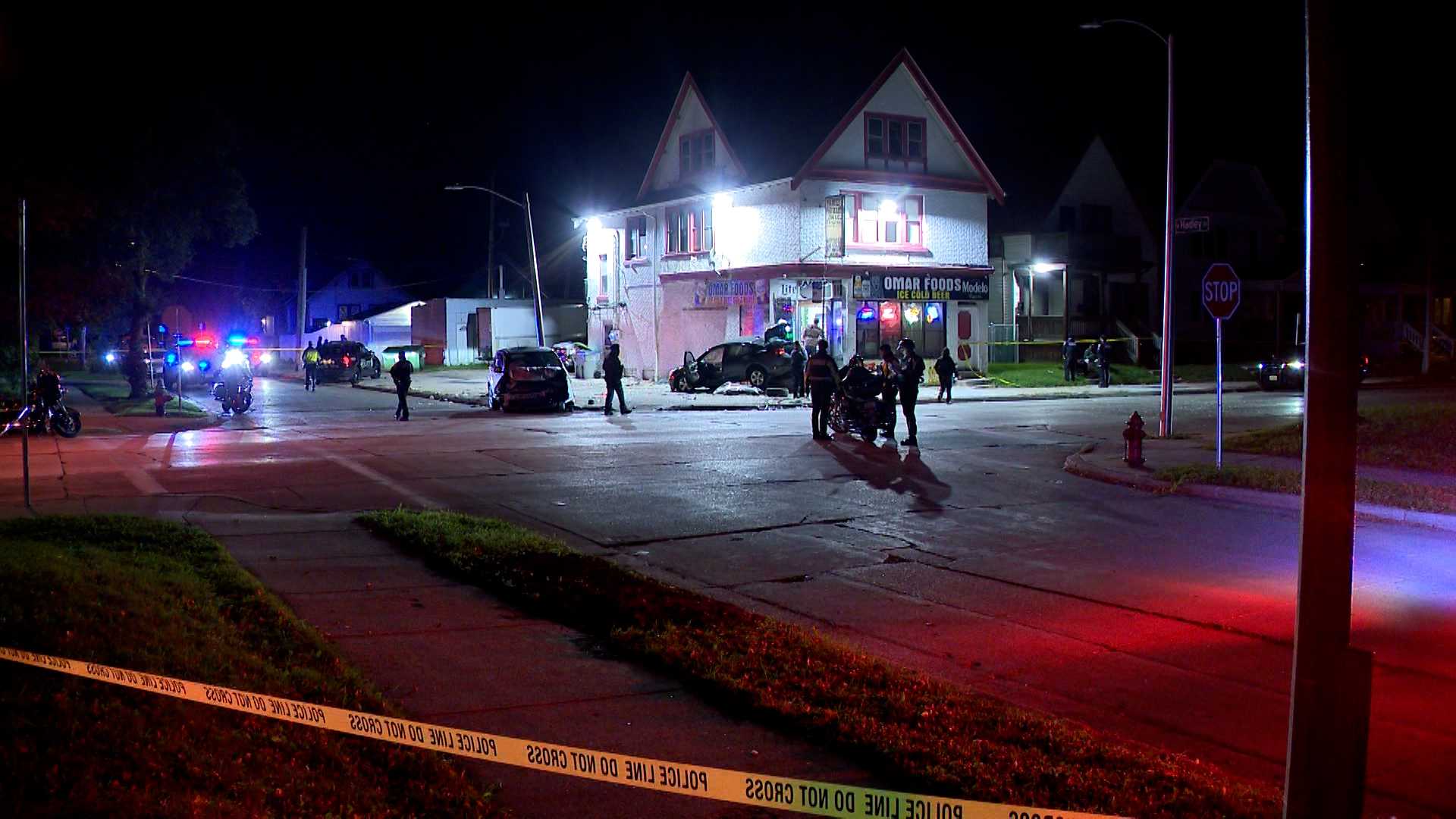 Milwaukee Saturday night crash, at least 2 taken to hospital — WISN 12 Milwaukee