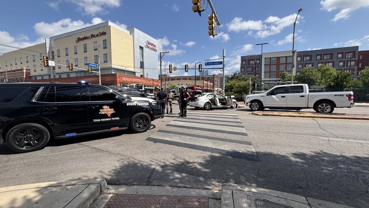 Texas DPS releases video of stolen car chase ending with four-vehicle downtown San Antonio crash — KENS 5 (San Antonio), Estero Business news