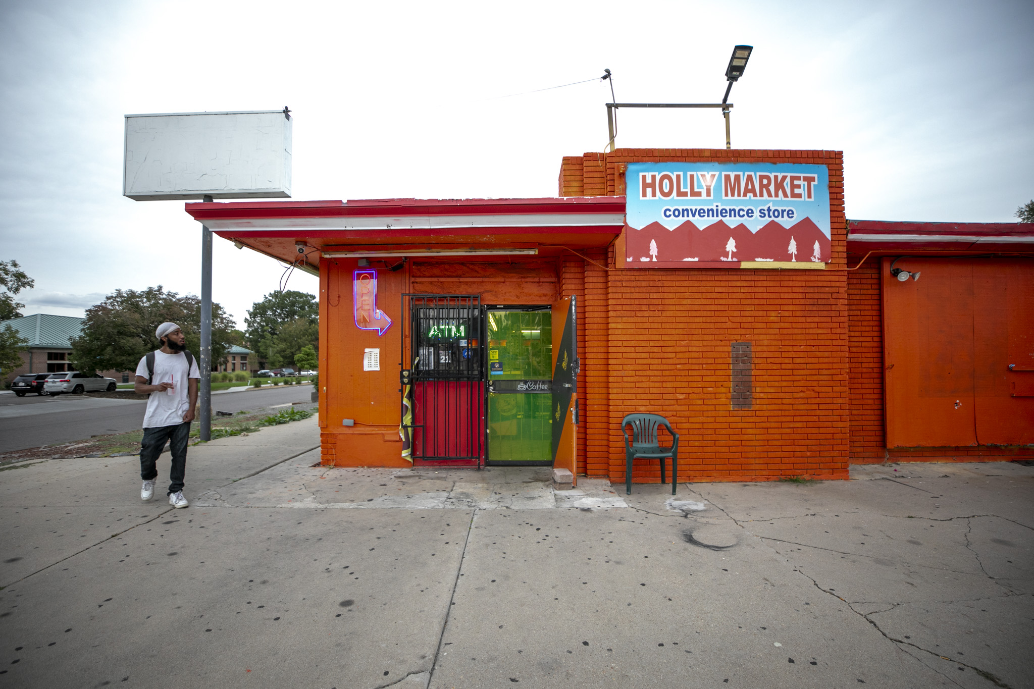 This 28-year-old is pursuing grocery store dreams in Northeast Park Hill. But her landlord has plans too — Denverite, Estero Real Estate news